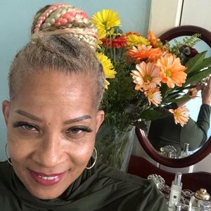 Meet your Posher, Deborah